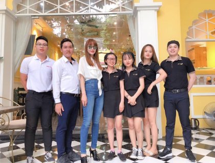 Ca sĩ Minh Hằng