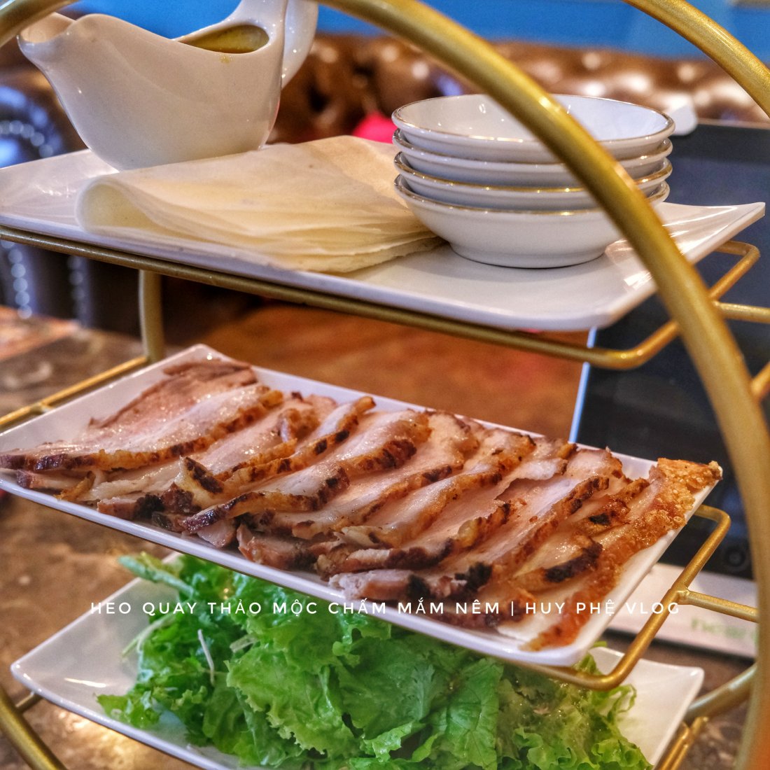 Heo Quay Cuốn Bánh Tráng