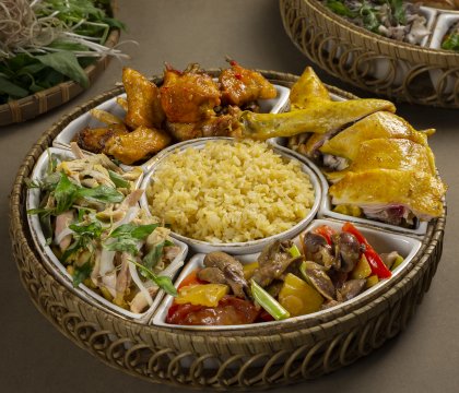 Gà Ngũ Sắc