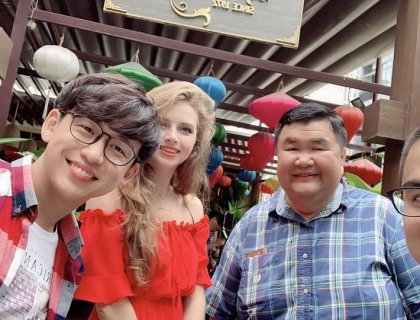 Master chef Kenji Tam, MC Quang Bảo và siêu mẫu Anna Matviichuk